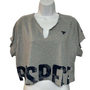 Under Armour Ladies Medium loose dual color Cropped Short Sleeve V Neck Tee